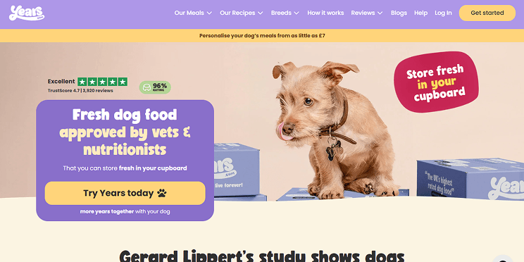 The Years.com marketing homepage, leading on fresh dog food approved by vets and nutritionists, with a TrustScore and rating badge.